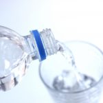 水をたくさん飲めばニキビができにくい?ニキビと水分不足の関係