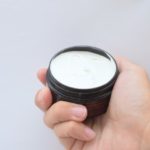 生え際のニキビの原因を知って正しいケアをしよう