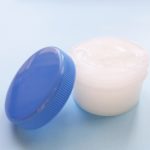 ワセリンはニキビにどんな効果があるの?悪化することはあるの?