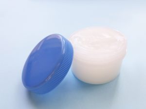ワセリンはニキビにどんな効果があるの？悪化することはあるの？
