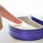 ニベア青缶を使って良い人・ダメな人【ニキビが悪化することもあるから気をつけて】