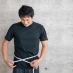 過剰なダイエットがニキビの原因になる!無理のない方法とは?